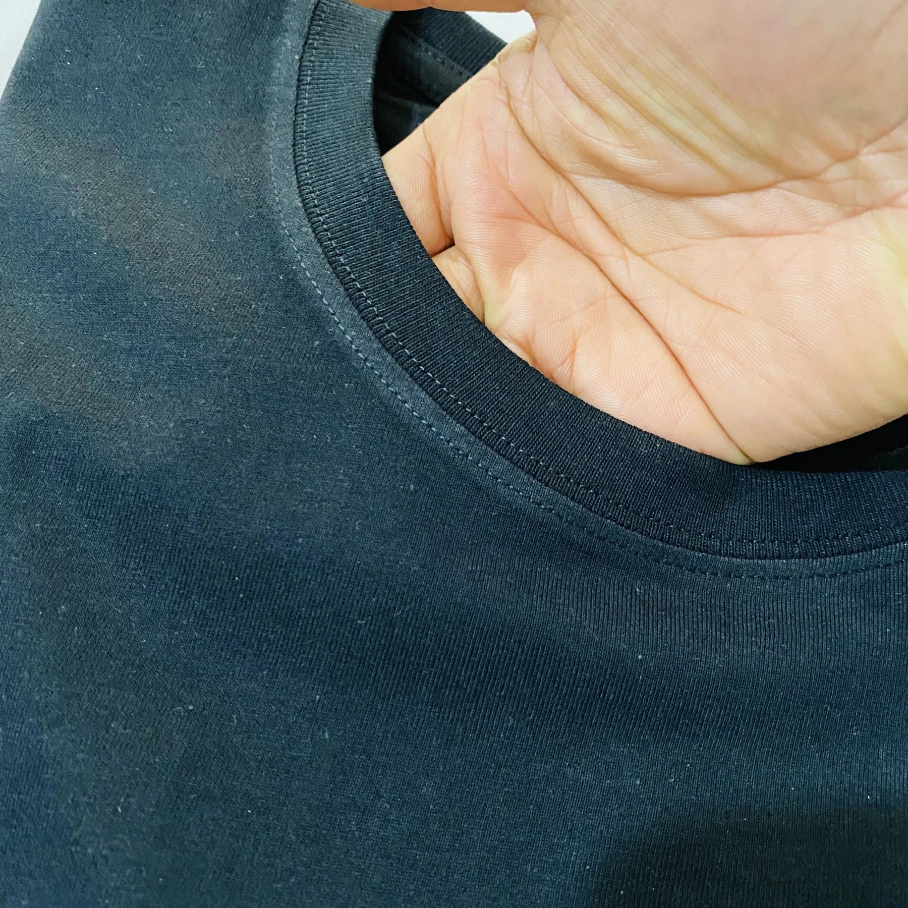 Playera Hombre Manga Corta con Inscripción – Estilo Verano