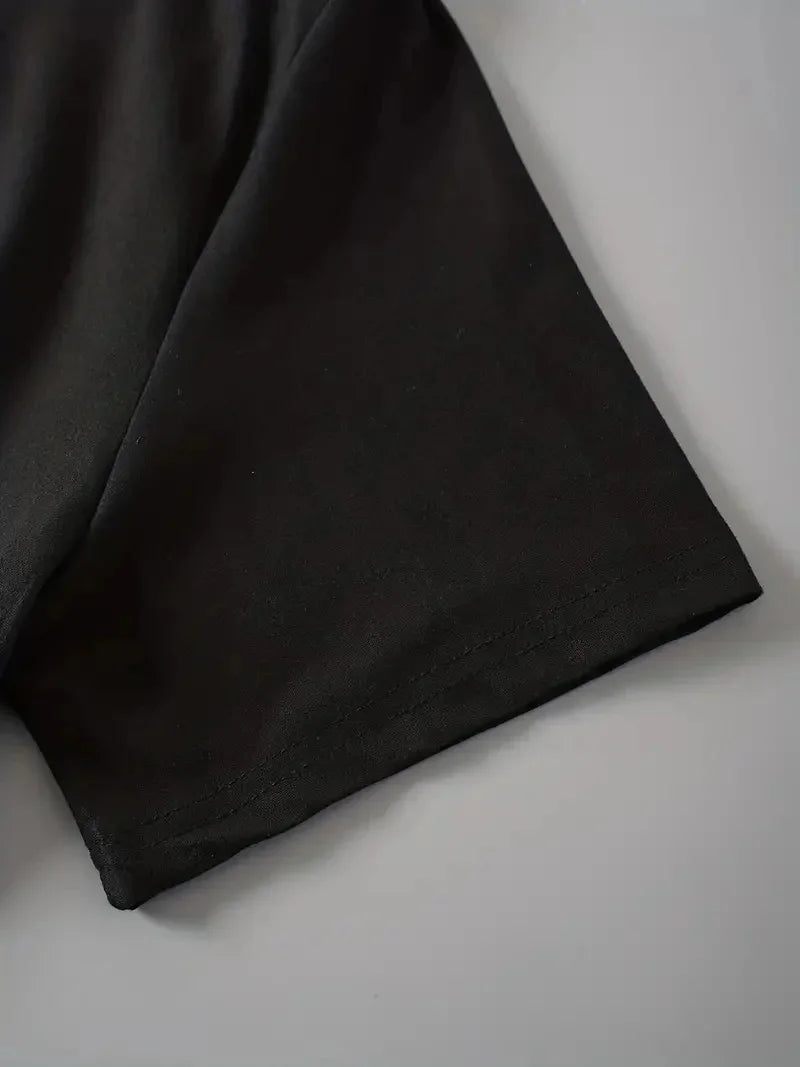 Camiseta Negra de Mujer “Viviendo Mi Mejor Vida” con Frase Motivacional en Letras Azules, Cuello Redondo