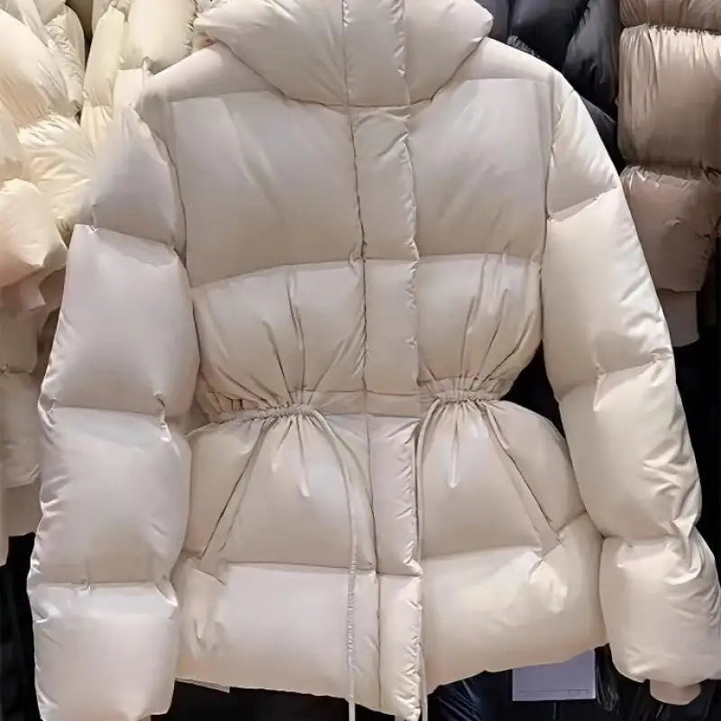 Chamarra de Invierno para Mujer – Estilo Corto con Capucha, Acolchada, Ajuste a la Cintura, Abrigo Grueso Blanco, Nueva Temporada