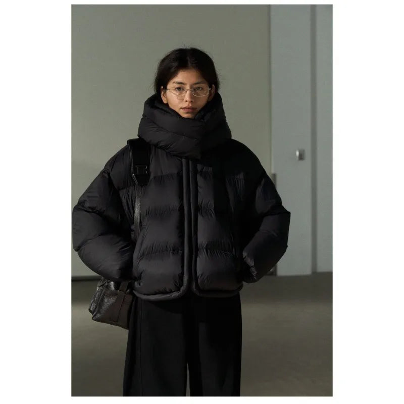 Chamarra Corta de Invierno para Mujer con Capucha y Cuello Alto